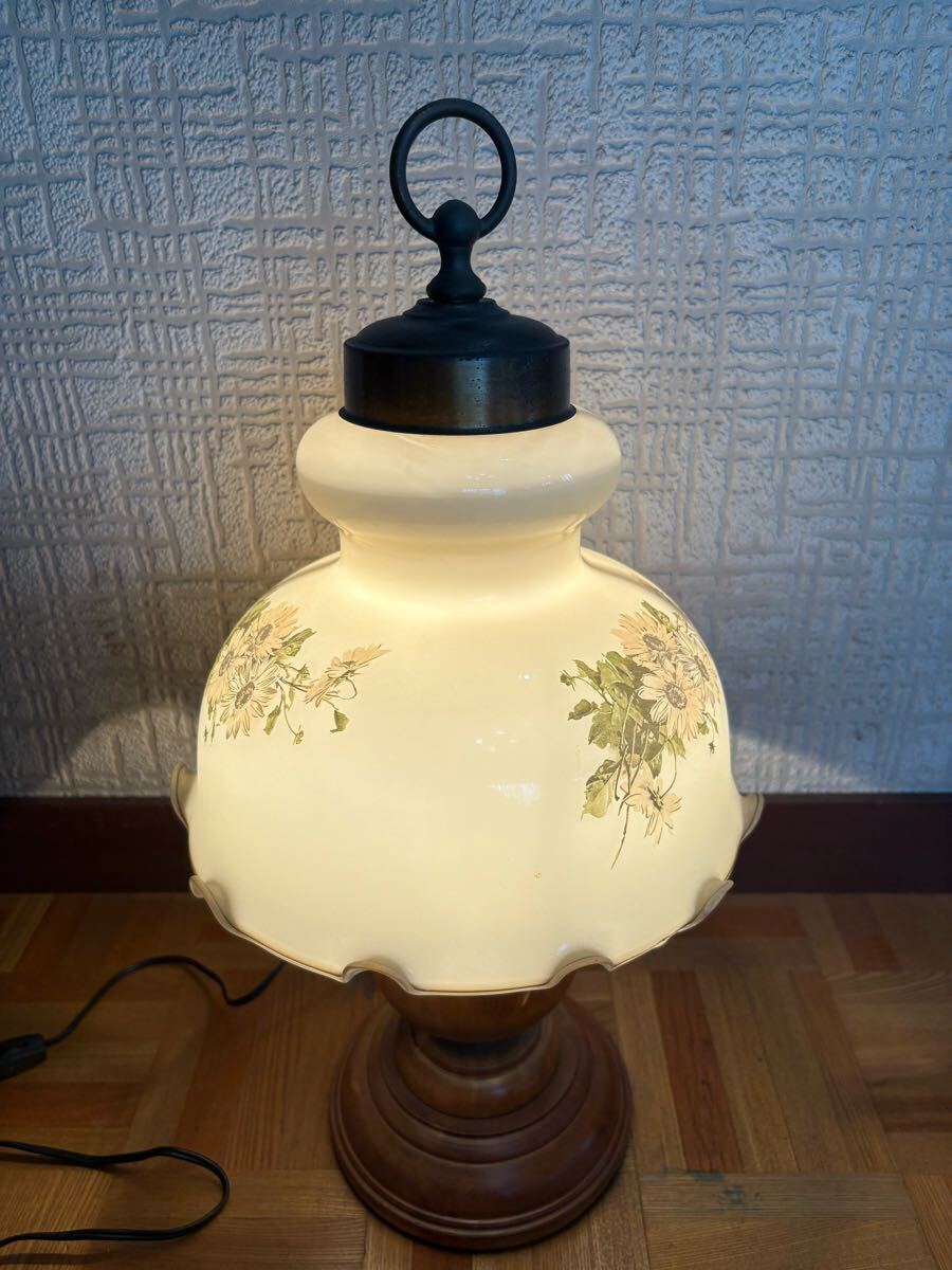 イタリア製 STM ILLUMINAZIONE 卓上ランプ ガラスシェード 木製台座 フローラル装飾 高さ約60cm アンティーク 昭和レトロ 花柄 スタンド拍卖
