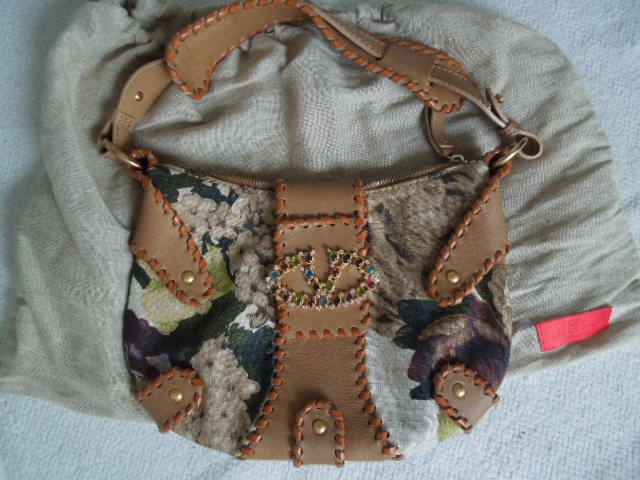 RARE VALENTINO GARAVANI With Allegra Fancy Coloerd Stones Vintage Jewel Element ヴァレンティノ ガラバーニ バッグ 新品同様拍卖