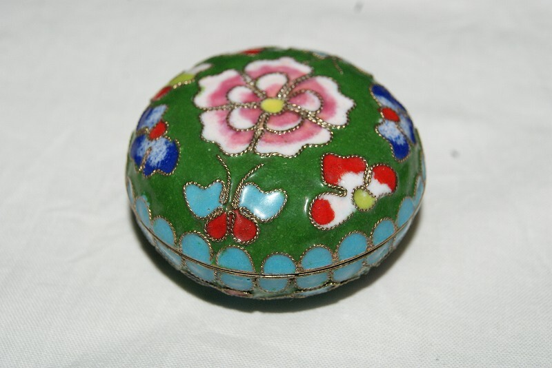 A746★オブジェ・工芸 ・七宝焼 香合 蝶々花紋 古道具 茶道具 小物入れ拍卖