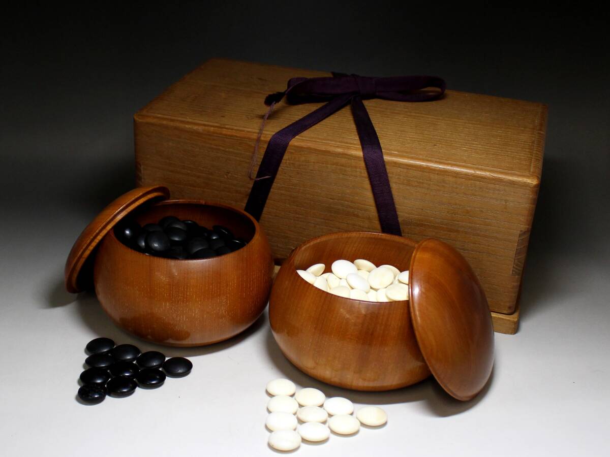 ◆囲碁道具・碁石・32号・蛤白 180個・那智黒 201個・碁笥・碁石入・囲碁セット◆a2567U拍卖