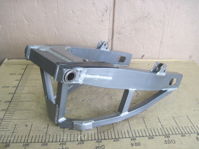 たぶん スズキ市販GP500レーサー RG500用?純正?スイングアーム ツインショック 検索 GSX1100/1000刀/GS/AMAスーパーバイク/Zカスタム拍卖