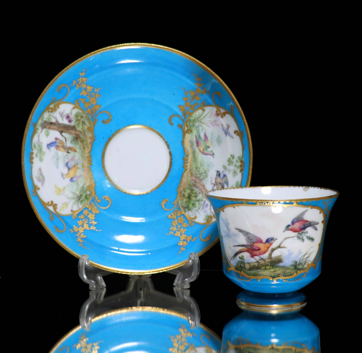 オールド・セーブル (SEVRES) 美術館級 1764年 青地色絵金彩鳥図 カップ&ソーサー 異国の鳥 ブルー ゴールド 青 アンティーク マイセン拍卖