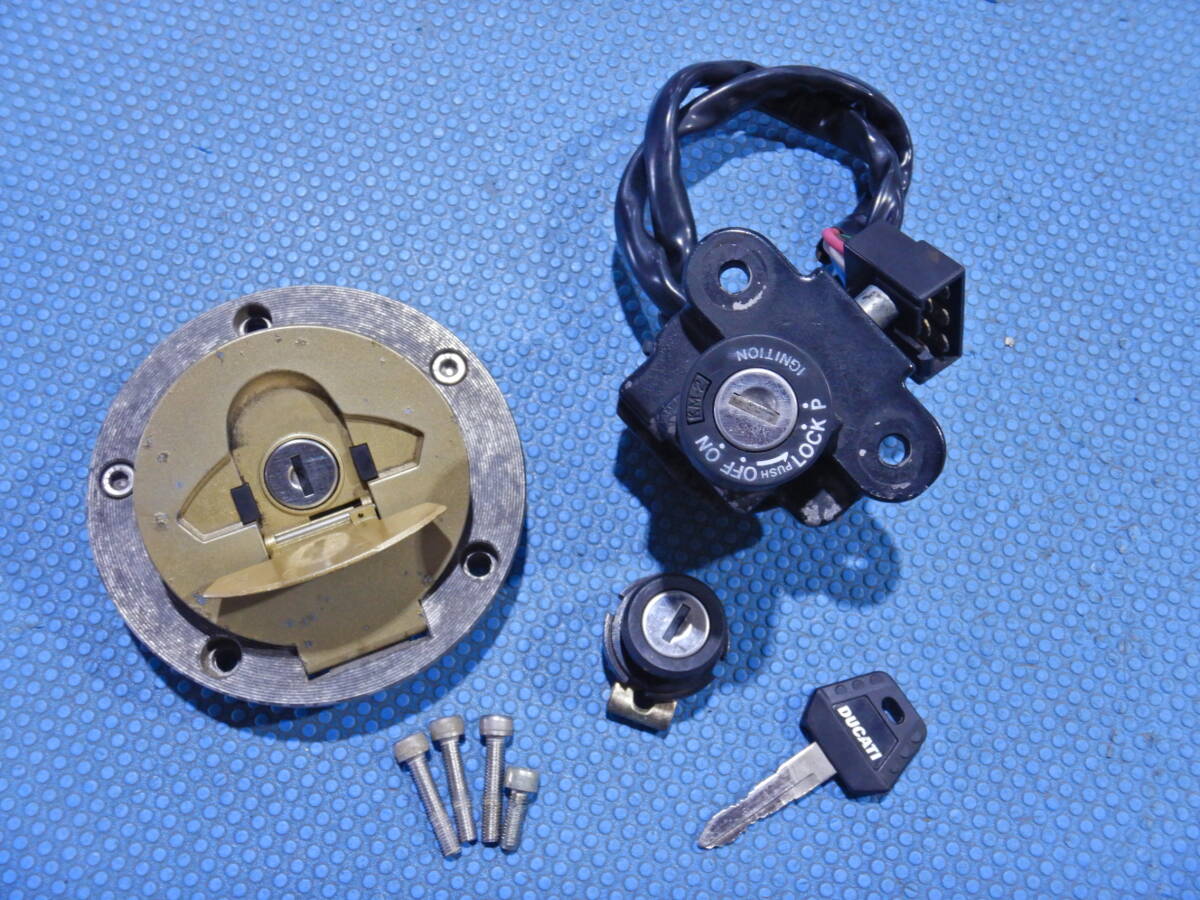 ドゥカティ SS900 後期型 2001年 キーシリンダーセット 動作確認済みOK 、 鍵 キーシリンダー拍卖