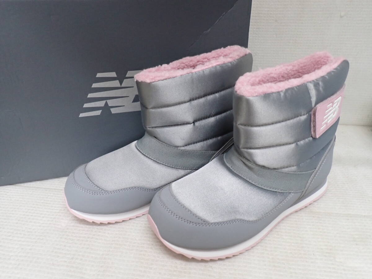 未使用品 ニューバランス スノーブーツ 25cm グレー×ピンク 定形外郵便全国一律920円 J15-MB拍卖