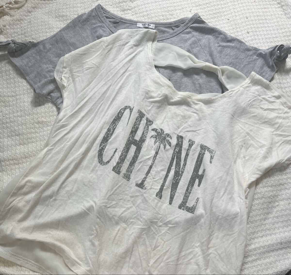 送料無料 女の子 半袖 カットソー 2枚 白 グレー ロゴ ローマ字 ワンポイント プリント 無地拍卖