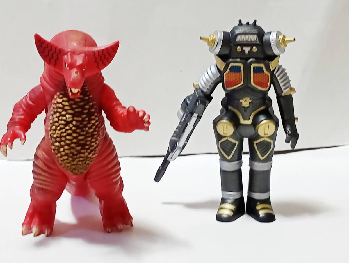 中古ウルトラマン怪獣ソフビ★古代怪獣 ゴモラ(レイオニックバースト)キングジョーブラック拍卖