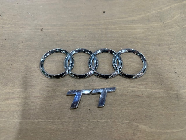 MIML★アウディ TTクーペ★純正 エンブレム★8J/Audi/部品取り車拍卖