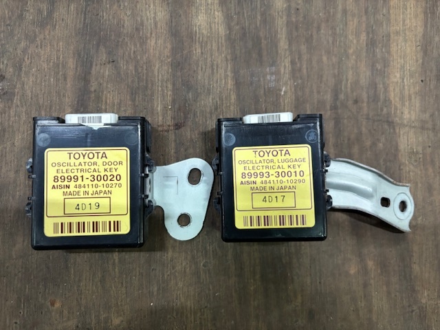 maMM★18クラウン アスリート★純正★オシレーター エレクトリカルキー 左右?2個セット 89991-30020/トヨタ/TOYOTA/部品取り車拍卖