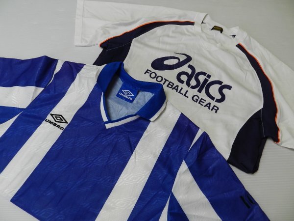 umbro/asics:アンブロ・アシックス■2着まとめて!【★ブルー系・ホワイト等!】サッカーウエア・ユニフォーム!/M-Lサイズ拍卖