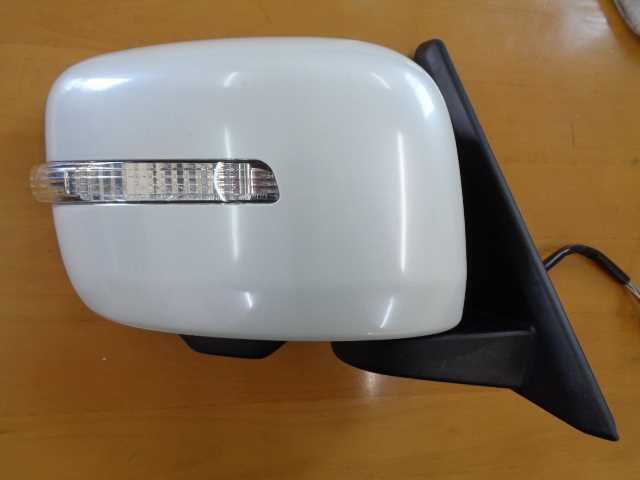 スズキ/ソリオバンディット MA46S 右サイドミラー 11ピン ウィンカー・カメラ付 No.861231【品番 84710-81P60】拍卖