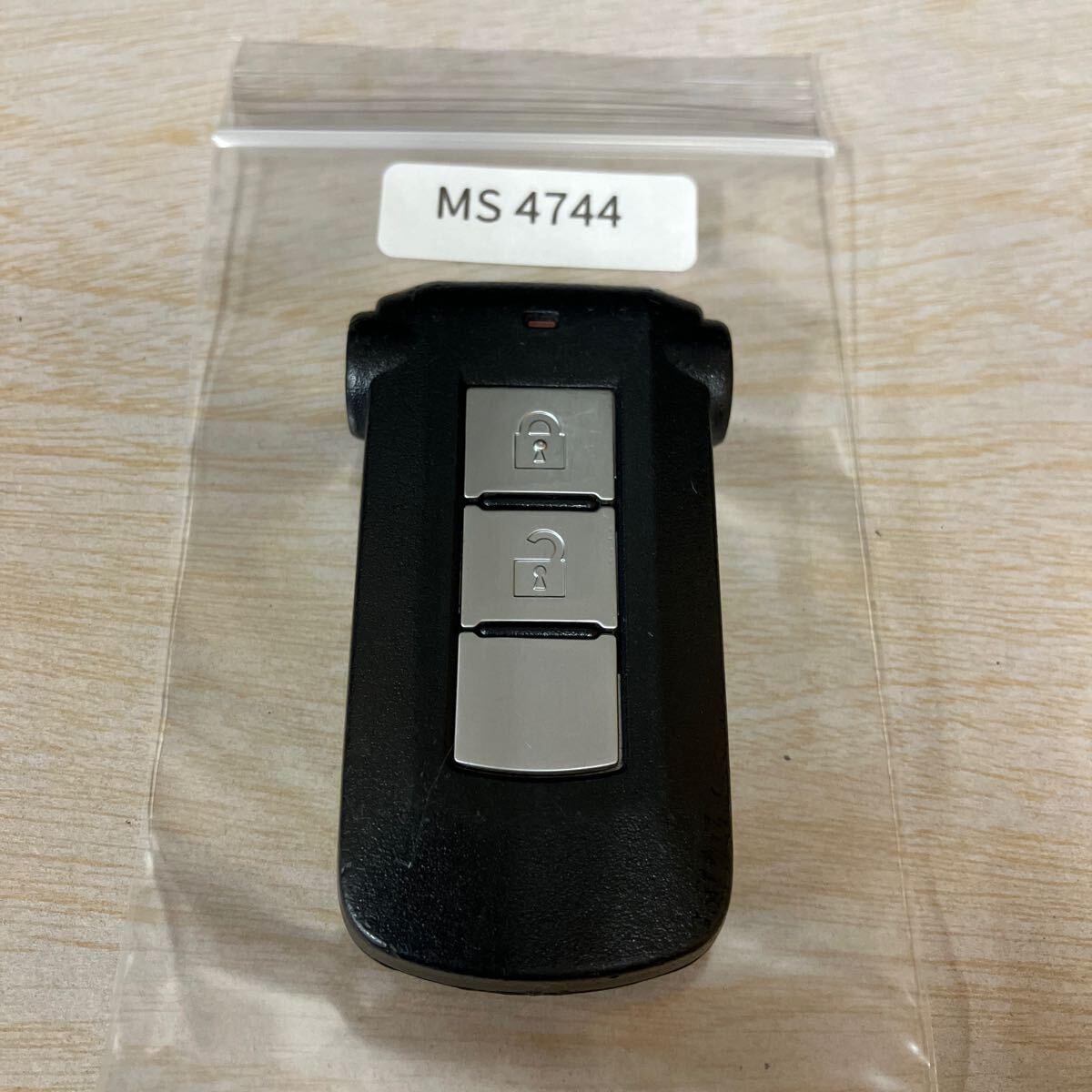 MS4744 三菱 純正 点灯なし スマートキー アイ デリカ ミラージュ ギャラン フォルティス アウトランダー デイズ 3ボタン 007−AA0294拍卖