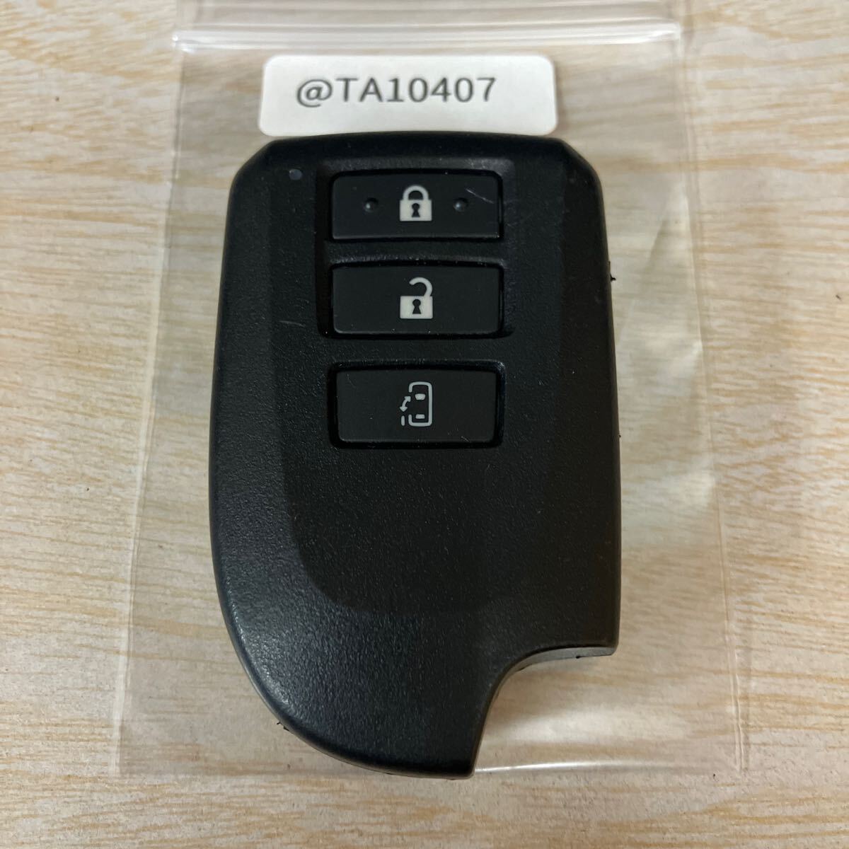 @TA10407 トヨタ 純正 007YUUL0776 キーレス リモコン ハイエース レジアスエース 200系等 スマートキー 3ボタン スライトドア拍卖