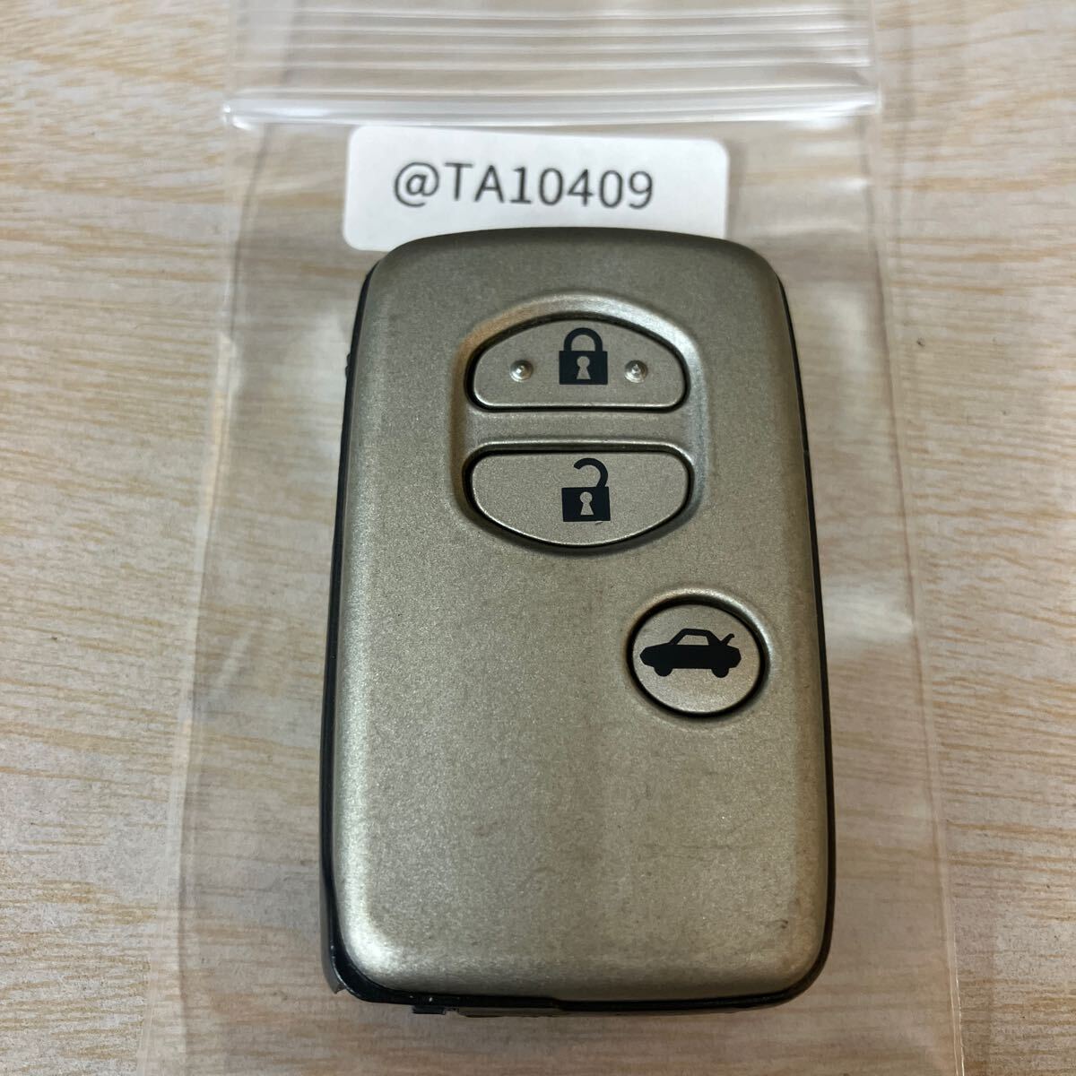 @TA10409 トヨタ純正 キーレス 001YUA1008 GRS200 GRS202 GRS204 200系 クラウン3ボタン スマートキー リモコン拍卖