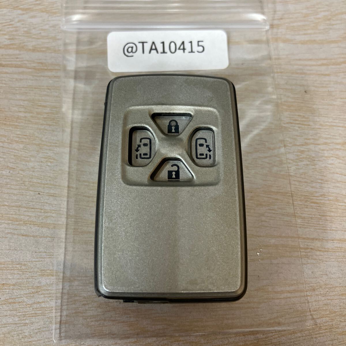 @TA10415 トヨタ 純正 基盤271451-0500 スマートキー 4ボタン エスティマ アルファード ヴェルファイア ANH20 ACR50 キーレス拍卖