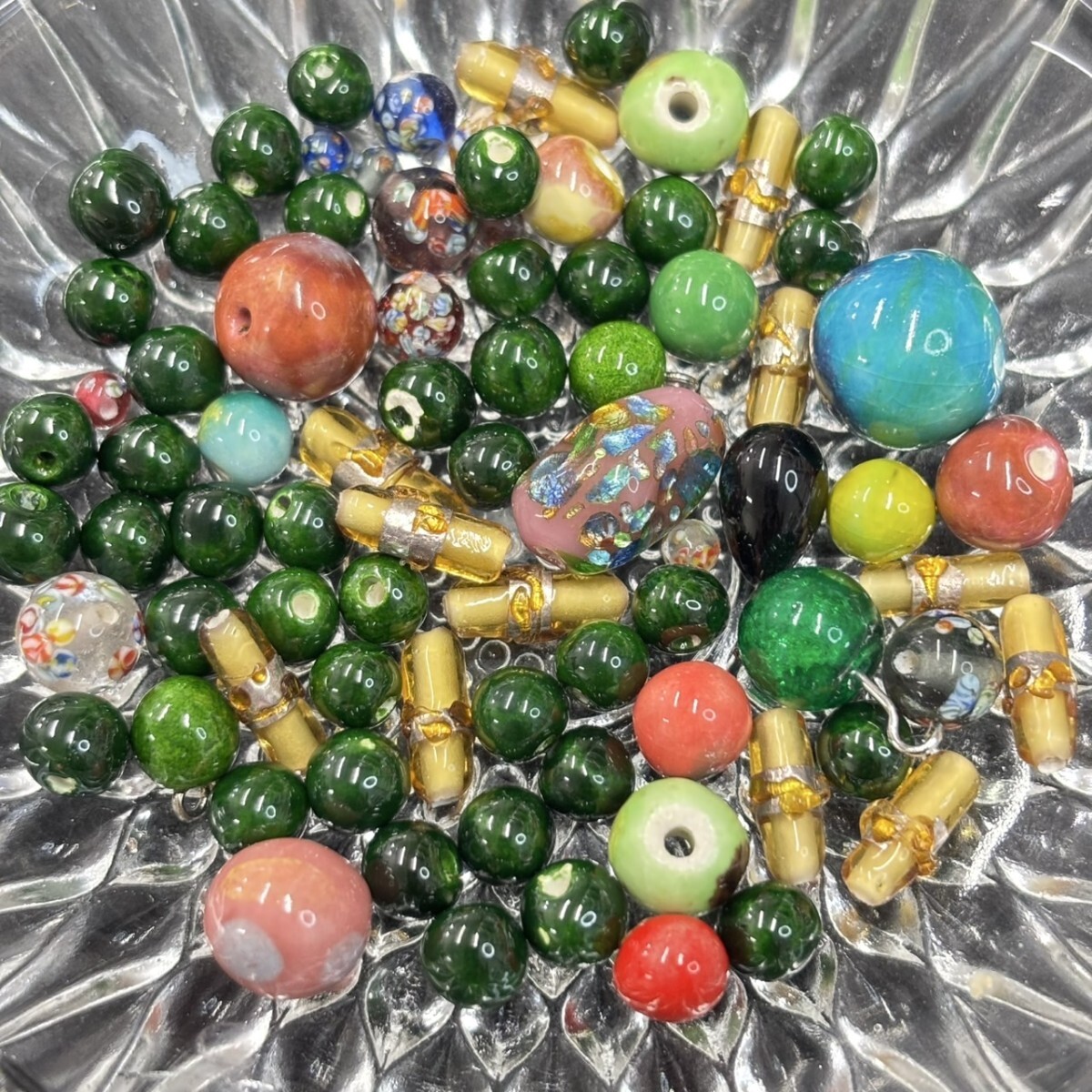 ☆未使用 大量 チェコ トンボ玉 ガラスビーズ 12~5mm ラウンド 緑 ピンク 赤 黒 大粒 ヴィンテージ パーツ アクセサリー ネックレス B-149拍卖