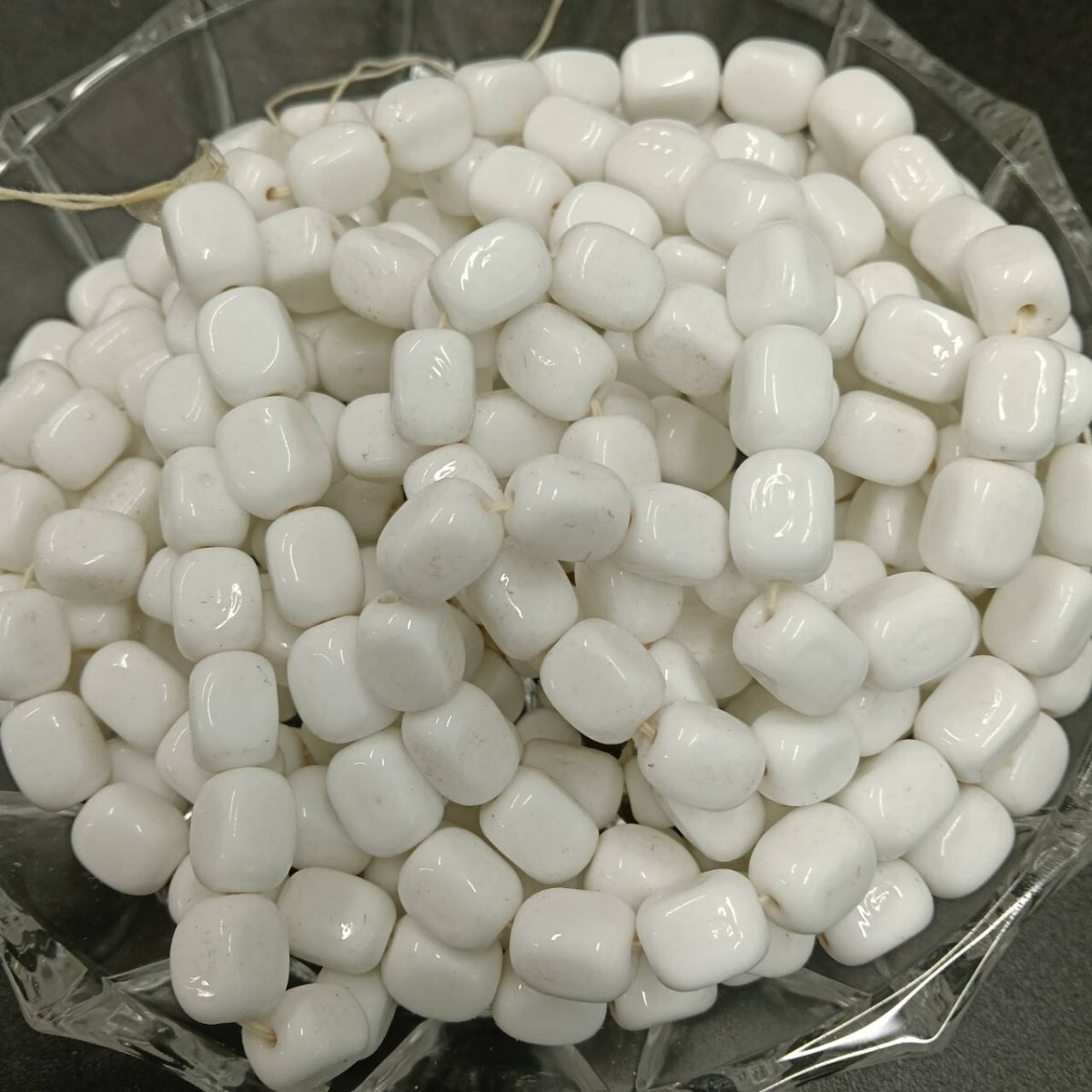 ☆未使用 大量 チェコ ガラスビーズ 672g 8×13mm スクエア ホワイト 白 大粒 ヴィンテージ 手芸 パーツ アクセサリー ネックレス S-279拍卖