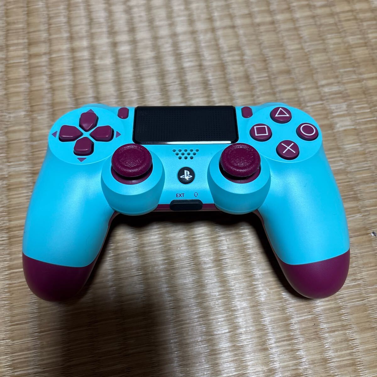 SONY PS4 DUALSHOCK4 ワイヤレスコントローラー GEO限定カラー ベリー・ブルー Berry Blue 数回使用品 CUH-ZCT2J23拍卖