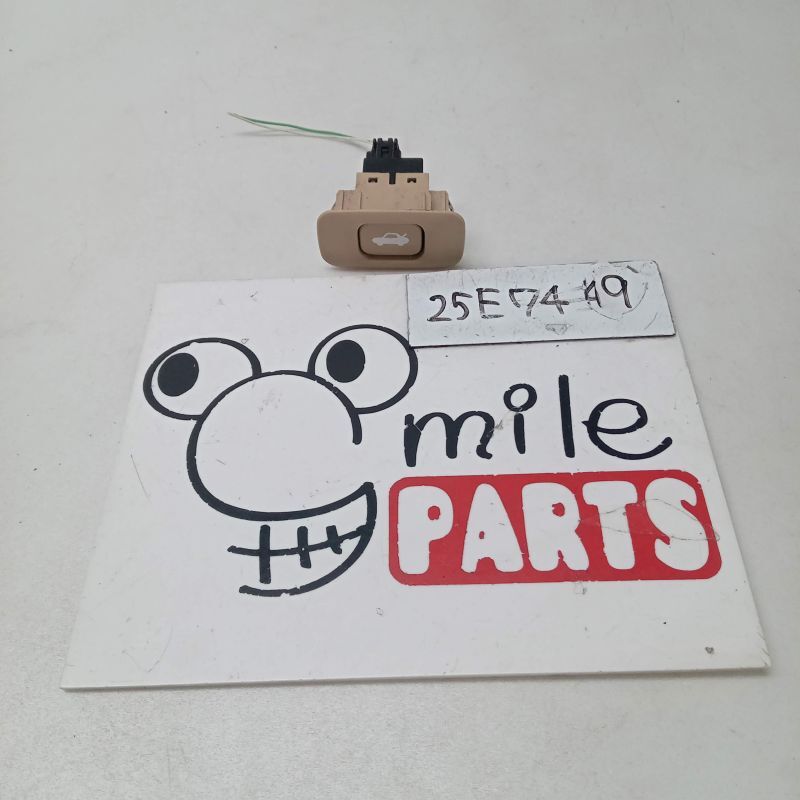 GRS182 クラウン 純正 トランクスイッチ 1A4-2-4/25E7449*同梱不可拍卖