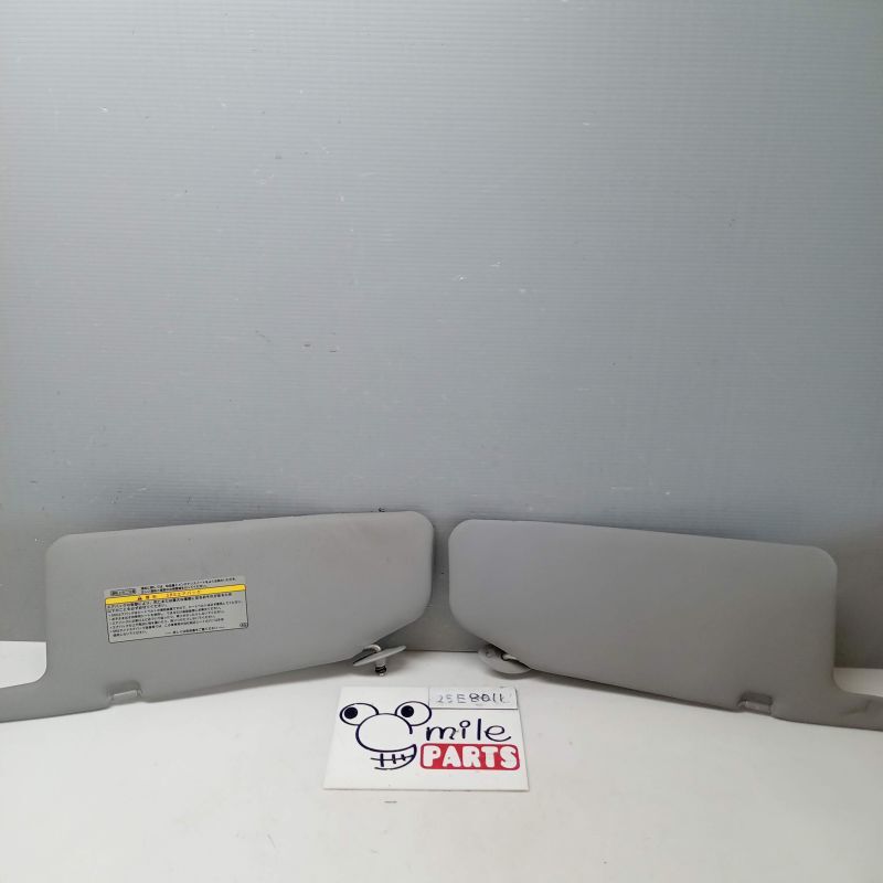 TSS11 コンフォート 純正 運転席助手席サンバイザー 2Z2-15-6/25E8011*同梱不可拍卖