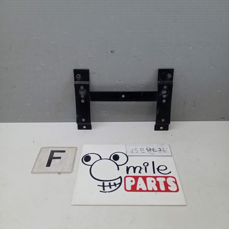 MB4204S ボルボ50 純正 フロントナンバーベース 2Z6-10-1/25E8026*同梱不可拍卖