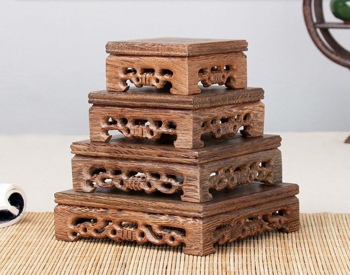 ★送料無料★鶏翅木 正方形 木製 平台 彫刻入り 敷台 飾台 盆栽台 花台 華台 香炉台 飾り 華道具 茶道具 工芸品 4個セット拍卖