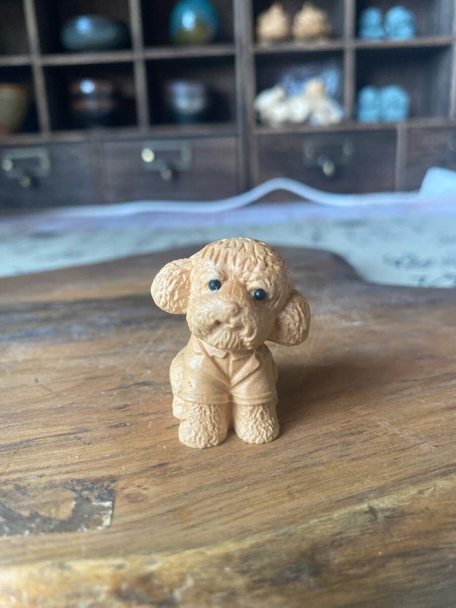 送料無料 可愛いワンちゃん 犬の木彫り 彫刻工芸品 細密彫刻 置物 飾り お土産 お守り 贈り物 インテリアツゲ(黄楊、柘植) 根付拍卖