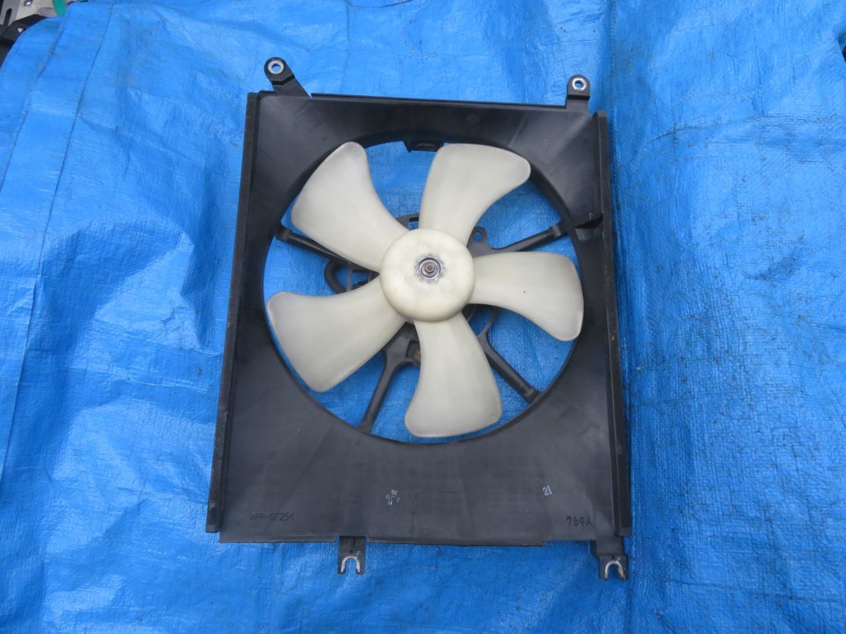 ZZ01 パッソ KGC10 ラジエーターファン ラジエター電動ファン 純正 前期 動作OK拍卖