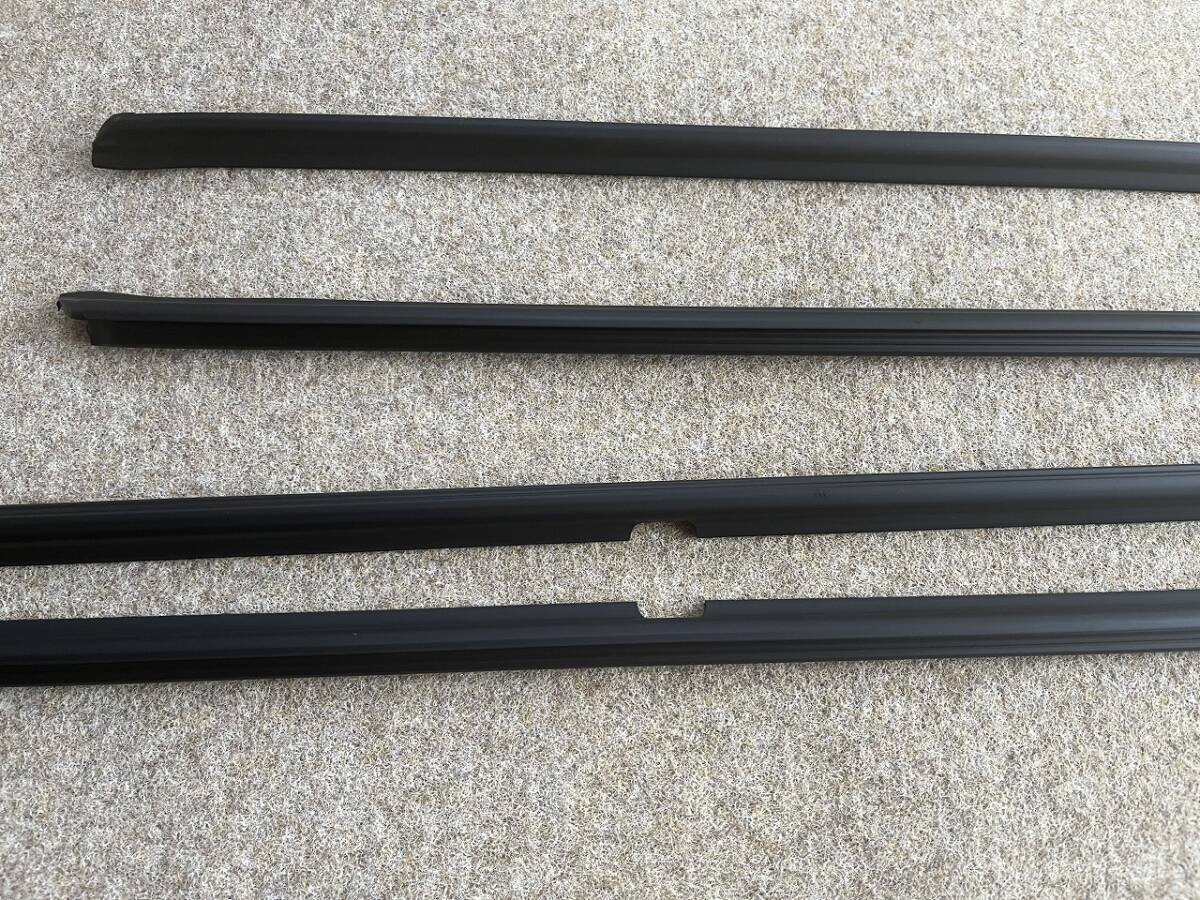 メルセデスベンツW124用前後左右ドアの水切りモール1台分(4本セット)で ⑥拍卖