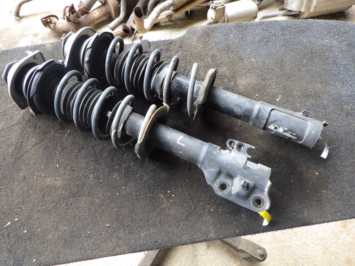 杉B3 即決! LA100S ムーヴ ストラット ショック スプリング拍卖