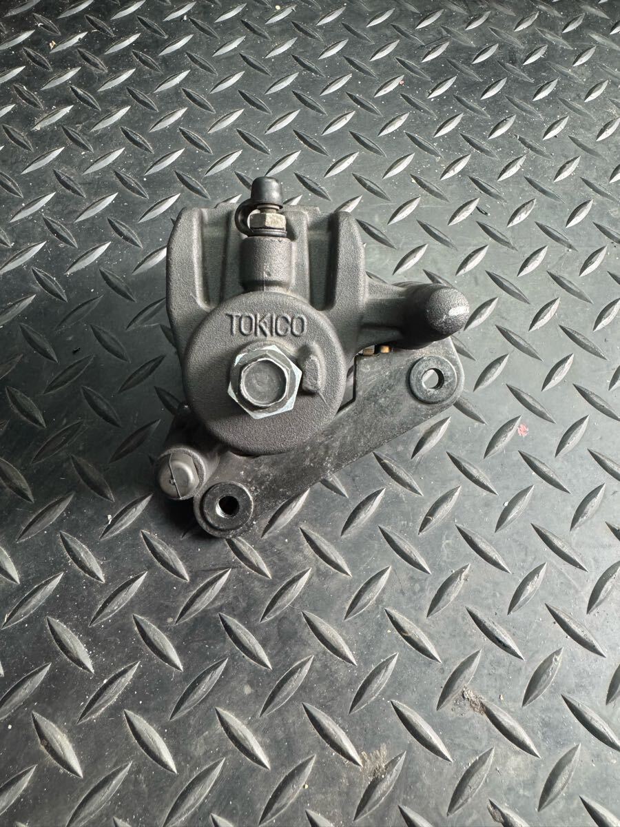 ゼファーΧ ゼファー400 リアキャリパー(25069)拍卖