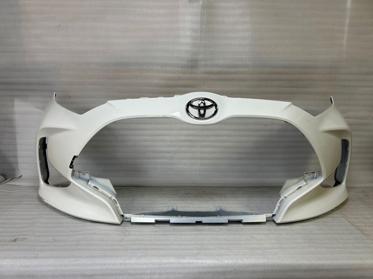 11374 へこみ無し ヤリス KSP210 MXPA10 フロントバンパー 白 52119-52E80拍卖