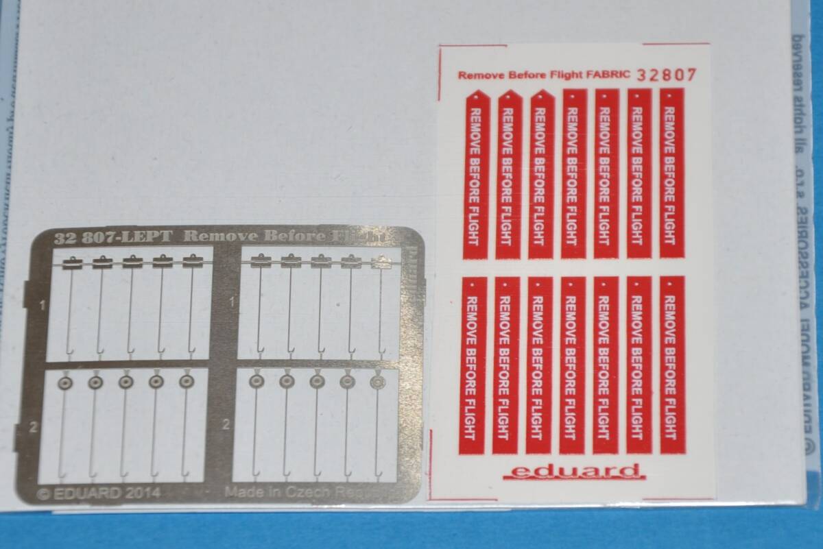 エデュアルド 1/32 アメリカ軍 等 リムーブビフォアフライト 布製 汎用 エッチングパーツ Eduard 32807 Remove Before Flight FABRIC ②拍卖
