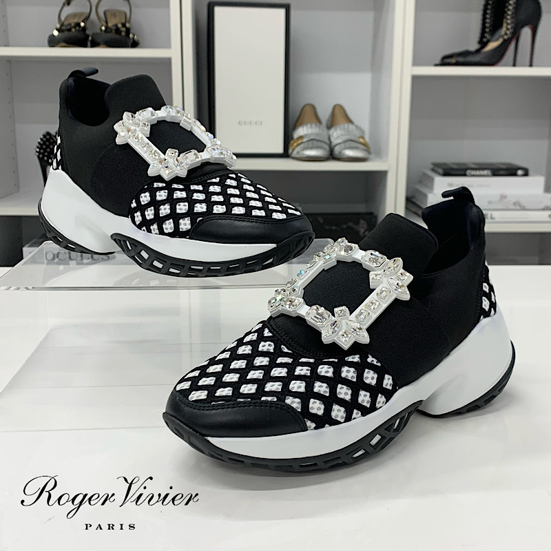 M12565 ロジェヴィヴィエ ヴィヴラン ストラスバックル ビジュー スニーカー ブラック ホワイト拍卖