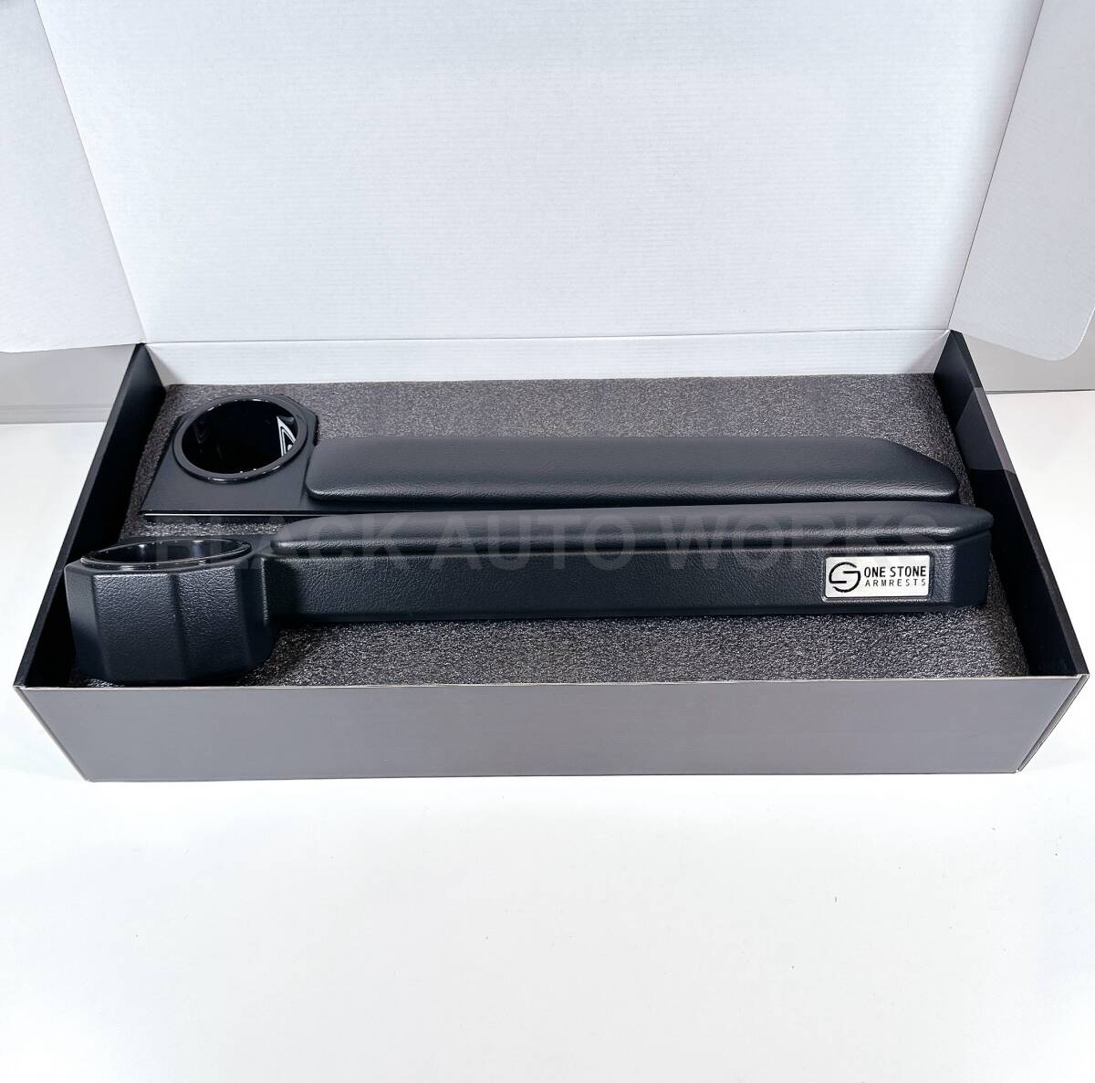 【リア】ランクル70 ワンストーン アームレスト ブラック ランドクルーザー 再販 再再販 ドリンクホルダー タンブラー 新品未使用拍卖