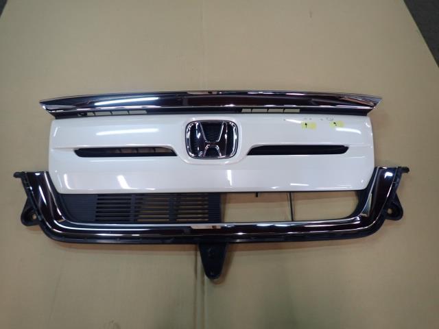 N-BOX DBA-JF3 ラジエータグリル NH875P 71121-TTA-003拍卖