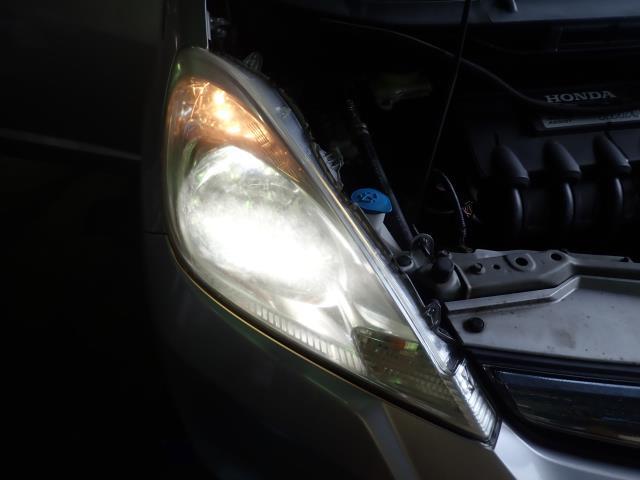 フィット DAA-GP1 右ヘッドランプASSY NH700M 33101-TF0-N71拍卖