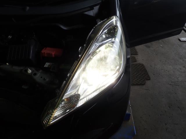 フィット DAA-GP1 左ヘッドランプASSY NH731P 33151-TF0-N71拍卖