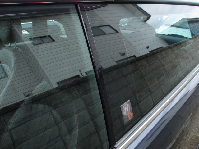 ●BMW MINI ミニ クラブマン R55 左リア アッパー ガラス モール● 拍卖