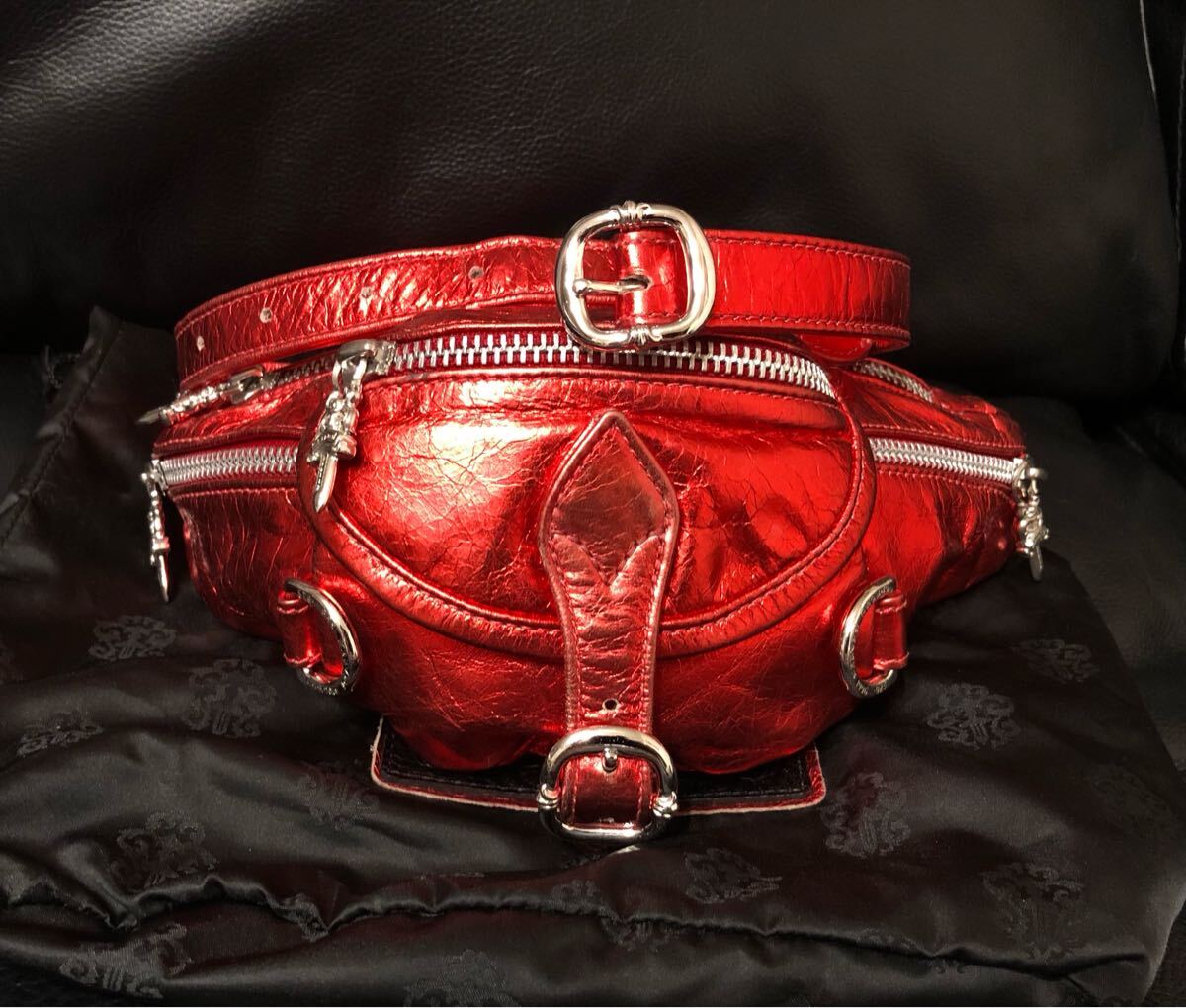 1スタ!損切り大放出!幻!2018年ゲリラ販売!海外大型店一点限定!クロムハーツ スナットパック ミニ キャンディーレッド ショルダー拍卖