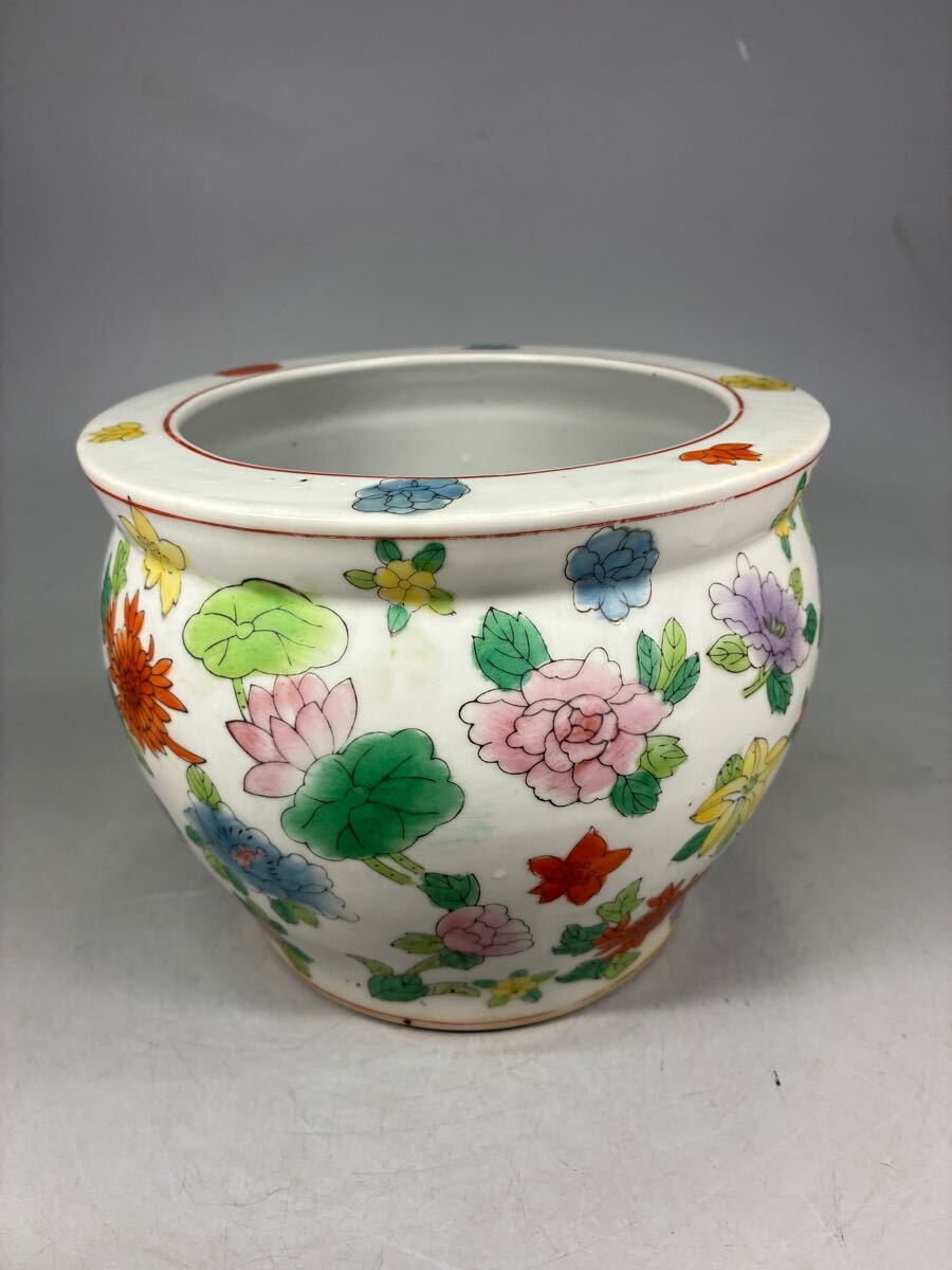 中国美術 色絵蓮文鉢 金魚鉢 メダカ鉢 睡蓮鉢 植木鉢 火鉢 めだか鉢 水鉢 置物 手炙り火鉢 陶器拍卖