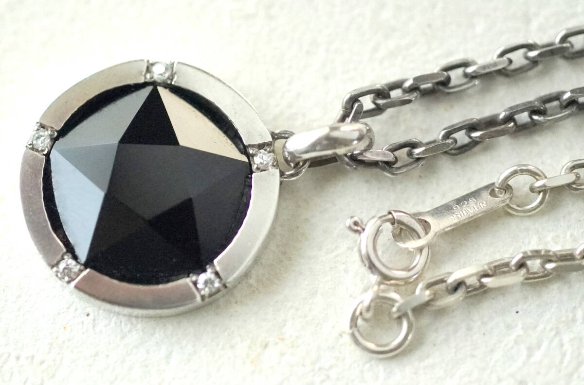 タケオキクチ TAKEO KIKUCHI シルバー925製 五芒星にカットされた黒石付き円形ネックレス ジルコニア付き拍卖