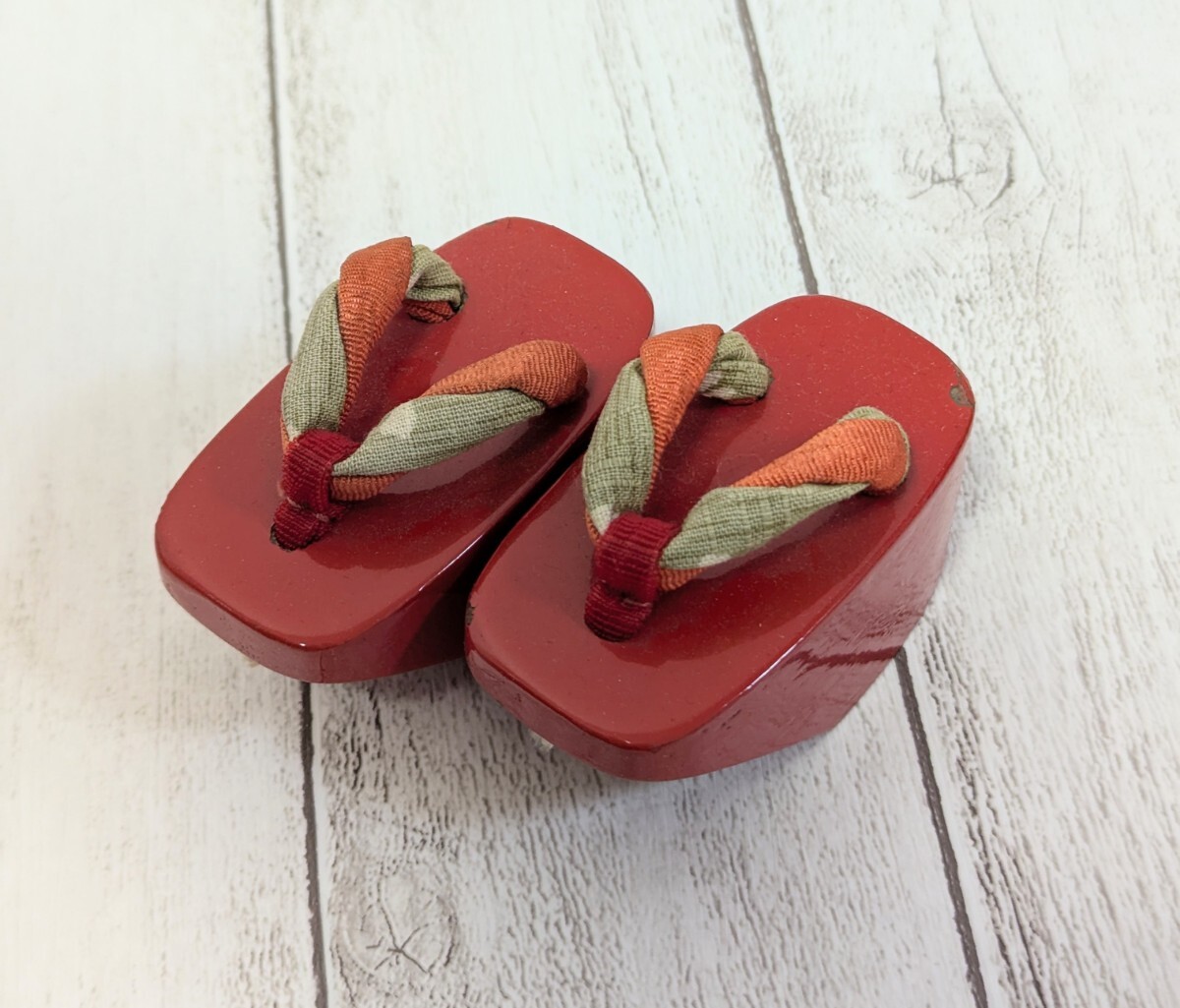 ミニ下駄 縁起物 工芸品 置物 飾り物 レトロ お土産 インテリア 朱色拍卖