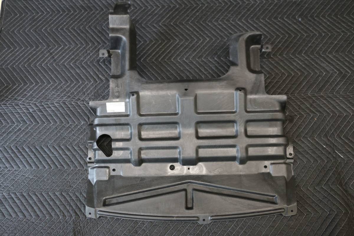 BNR32 スカイラインGT-R(R32の2ドア) エンジンカバーロア(アンダーカバーパネル) 日産純正 新品未使用 N32-129拍卖