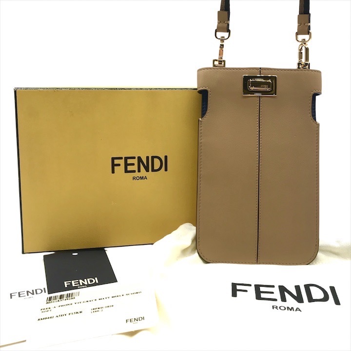 超美品 FENDI フェンディ ピーカブー フォン ポーチ スマホ ショルダー バッグ iPhone ベージュ ネイビー レザー ユニセックス k5700拍卖