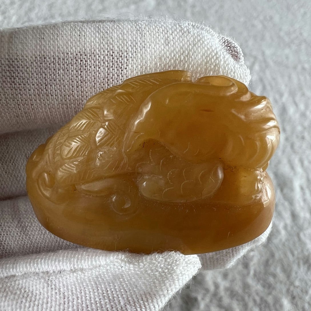 ▼渡鶴羽▼A4552田黄石印材 印章 田黄石細密彫 擺件 置物 賞物拍卖