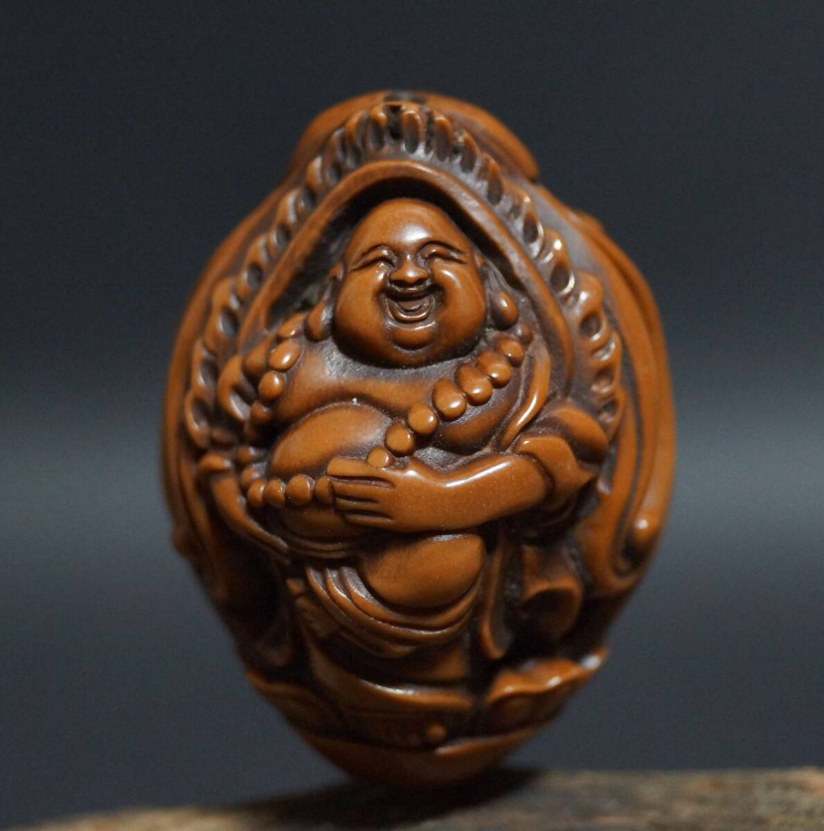 【閑】清 胡桃彫 細工透かし彫り『布袋唐子像』根付 種彫り 緒締玉 提げ物 装飾品 長さ4.8cm アンテック古美術☆時代物☆7D0725拍卖