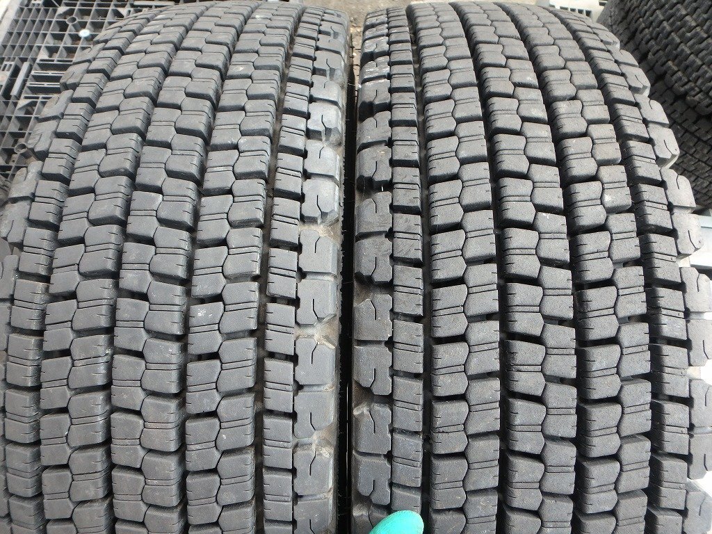 N325 バリ溝 送料無料【275/80R22.5 151/148】ブリヂストン W900 再生スタッドレス 2本 約8.5分山拍卖