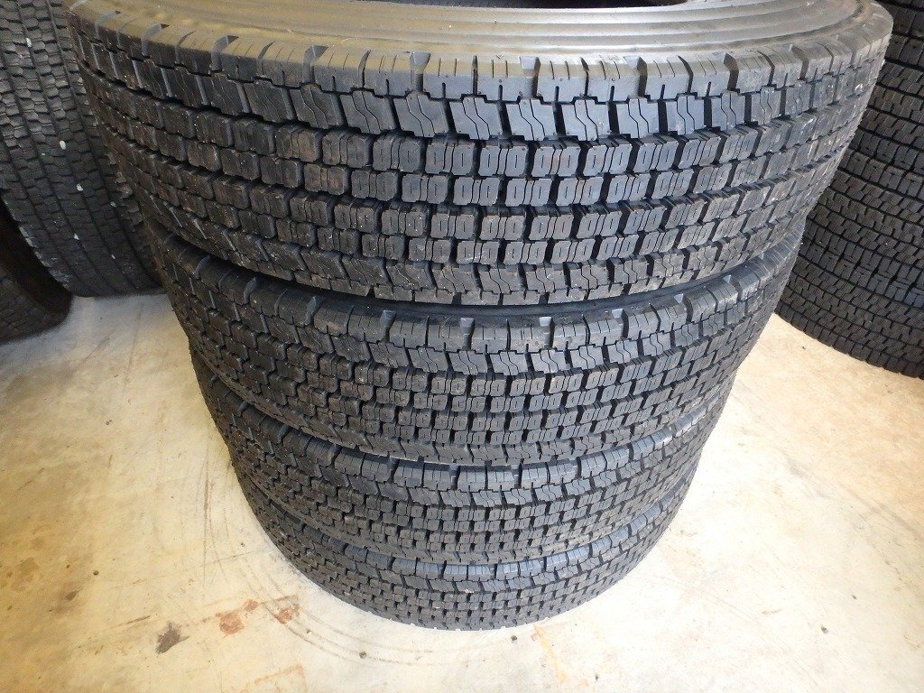 N354 未使用 送料無料【10R22.5 14PR】KRC 再生スタッドレス 4本拍卖