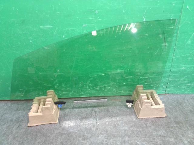 プリウス DAA-ZVW30 左フロントドアガラス Sツーリングセレクション 68102-47082拍卖