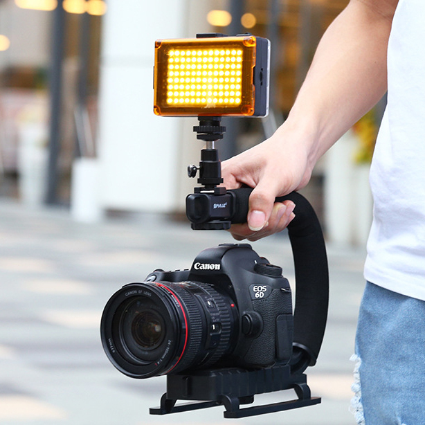 カメラ スタビライザー C型 手振れ防止 一眼レフ ローアングル 撮影 HD撮影、HD撮影を実現できるU型カメラスタビライザーです KJ10338拍卖